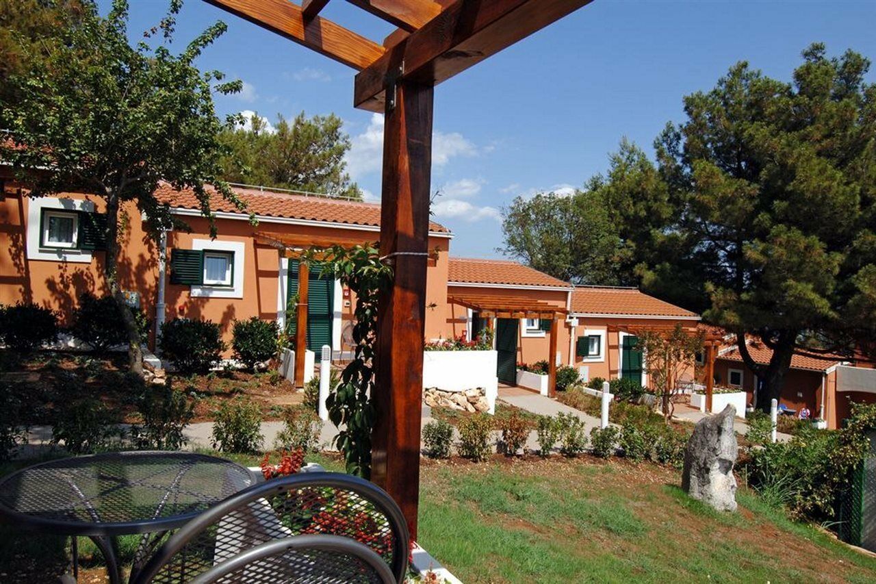 Maistra Select Koversada Naturist Apartments Vrsar Exterior photo